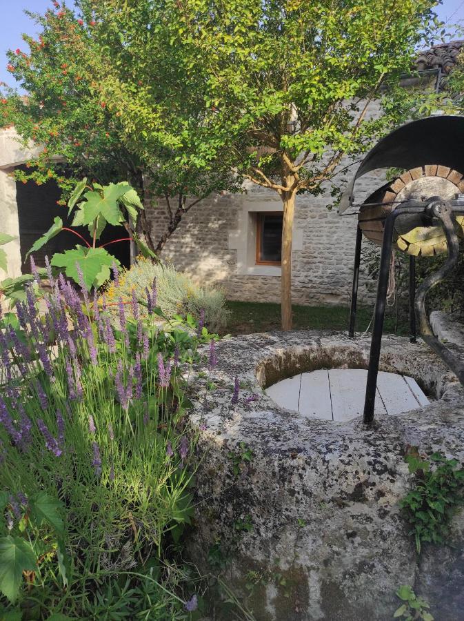 Logis De L'Olivier Villa Asnières-sur-Nouère Екстериор снимка